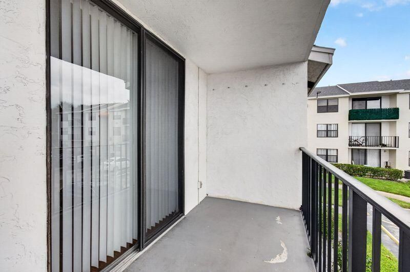 738 Executive Center Drive, Unit 21, West Palm Beach, FL 33401 Photo