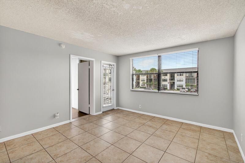 738 Executive Center Drive, Unit 21, West Palm Beach, FL 33401 Photo