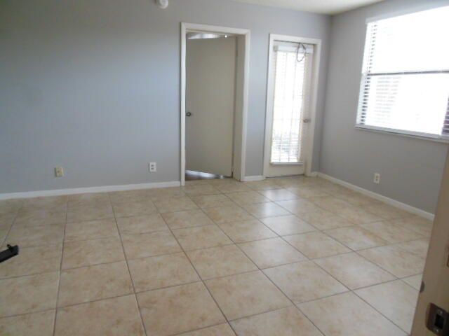 738 Executive Center Drive, Unit 21, West Palm Beach, FL 33401 Photo