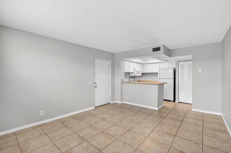 738 Executive Center Drive, Unit 21, West Palm Beach, FL 33401 Photo
