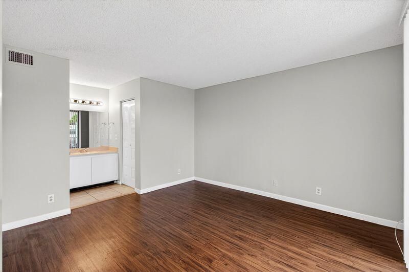 738 Executive Center Drive, Unit 21, West Palm Beach, FL 33401 Photo