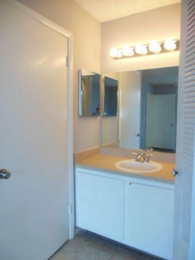 738 Executive Center Drive, Unit 21, West Palm Beach, FL 33401 Photo