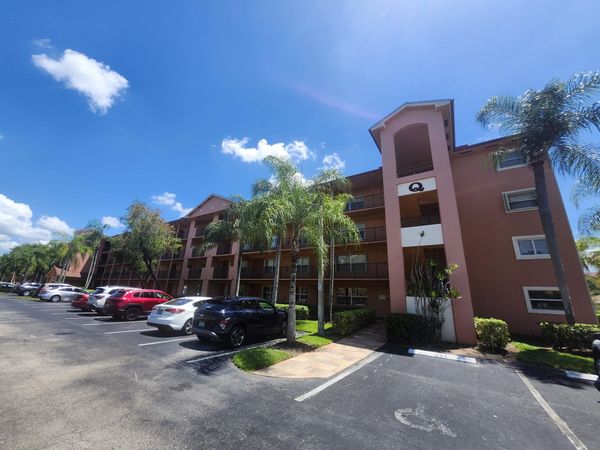 601 SW 142nd Avenue SW, Unit 413q, Pembroke Pines, FL 33027