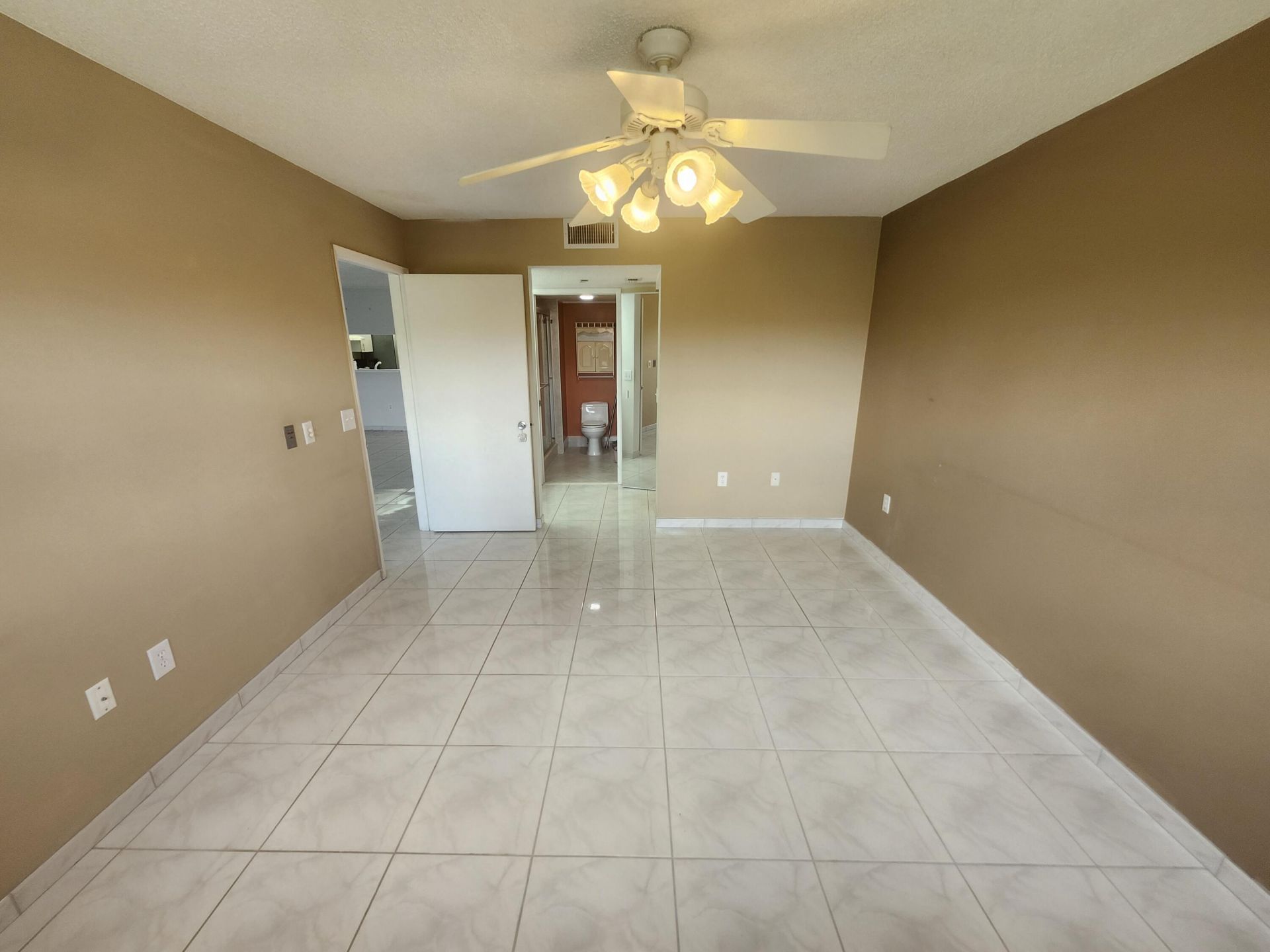 601 SW 142nd Avenue Sw, Unit 413 Q, Pembroke Pines, FL 33027 Photo
