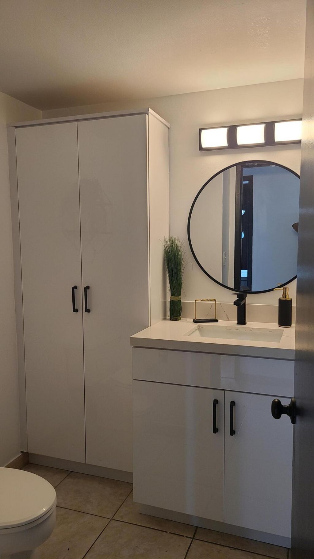 2500 Parkview Drive, Unit 802, Hallandale Beach, FL 33009 Photo