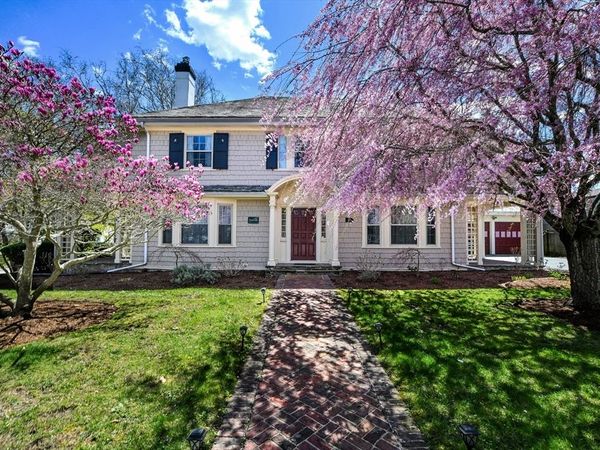 48 Moreland Ter, New Bedford, MA 02740