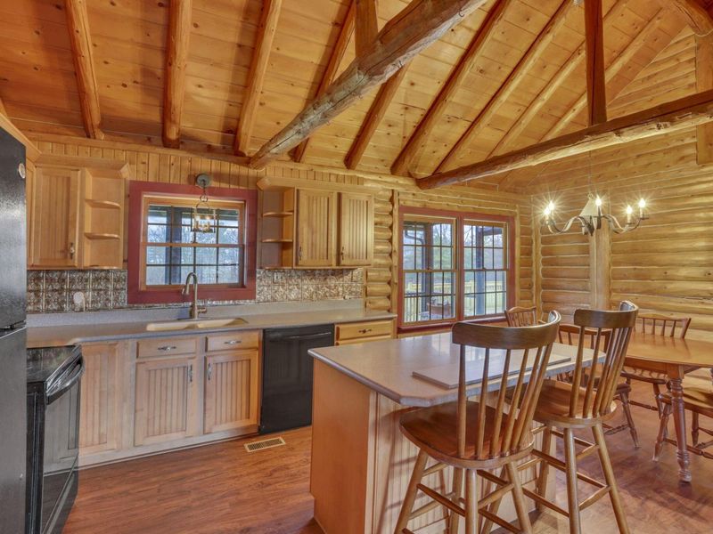 3591 Richland Road NE, Pleasantville, OH 43148 Photo 13