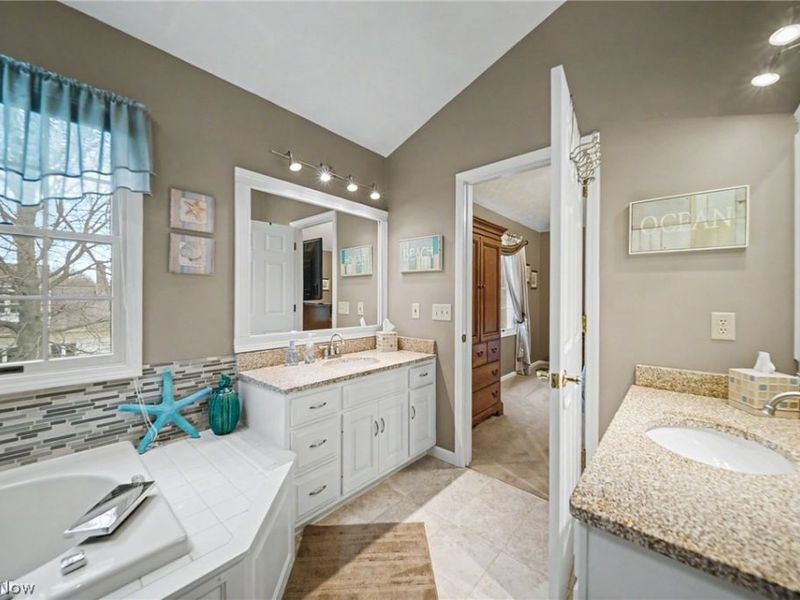 4343 Cobblestone Drive, Akron, OH 44321 Photo 34