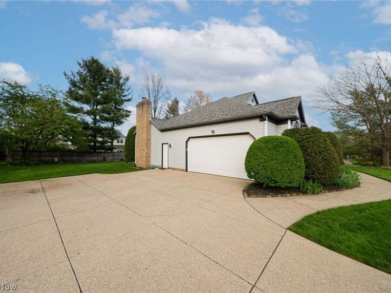 4343 Cobblestone Drive, Akron, OH 44321 Photo 4