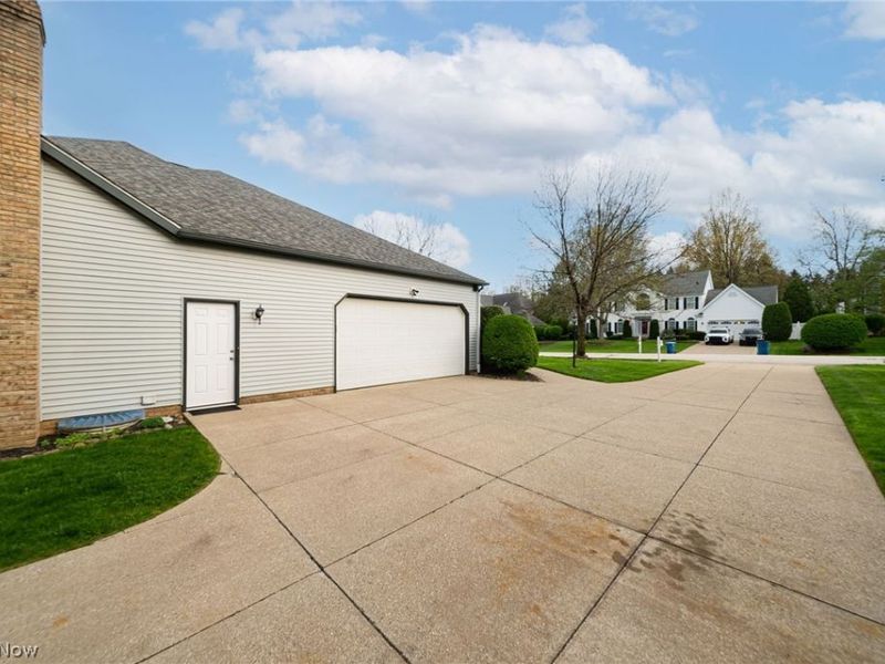 4343 Cobblestone Drive, Akron, OH 44321 Photo 5