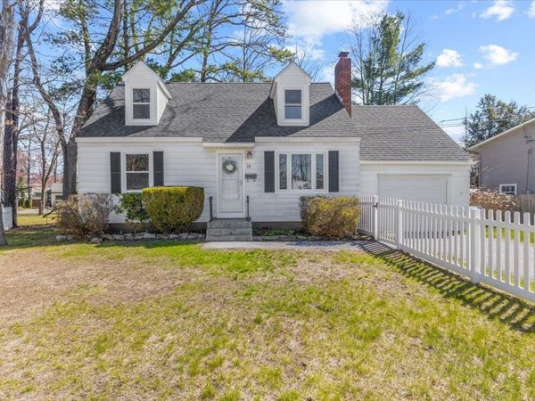 15 Abnaki Avenue, Essex Junction, VT 05452