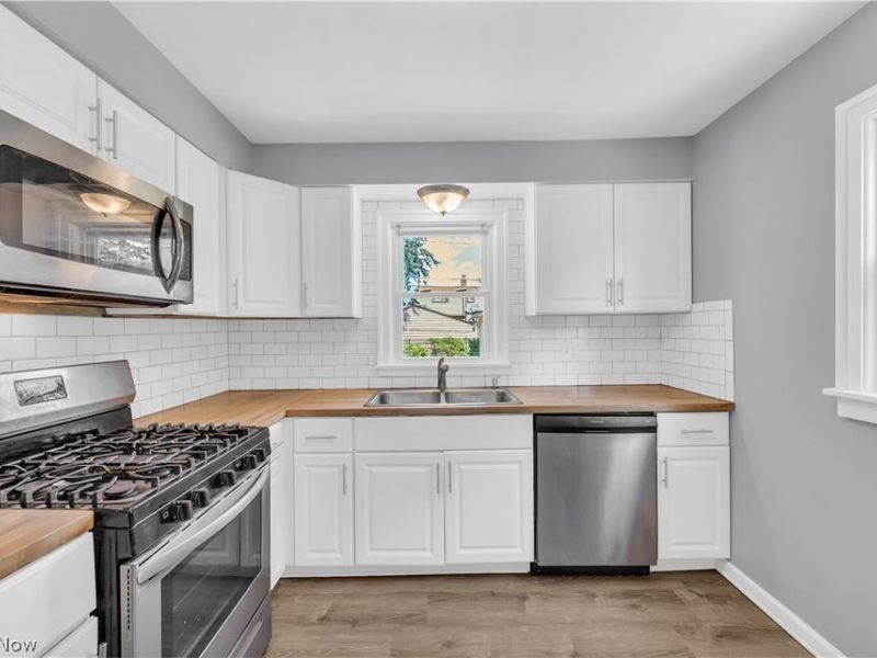 19409 Raymond Street, Maple Heights, OH 44137 Photo 13