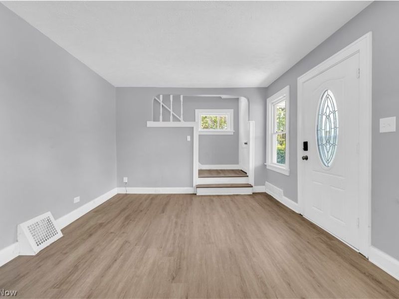 19409 Raymond Street, Maple Heights, OH 44137 Photo 4