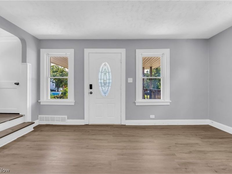 19409 Raymond Street, Maple Heights, OH 44137 Photo 6