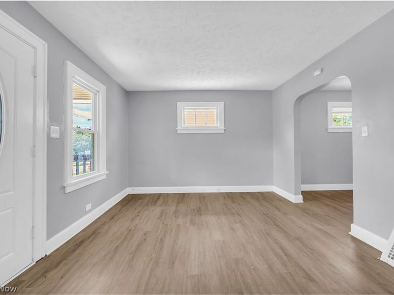 19409 Raymond Street, Maple Heights, OH 44137 Photo 7