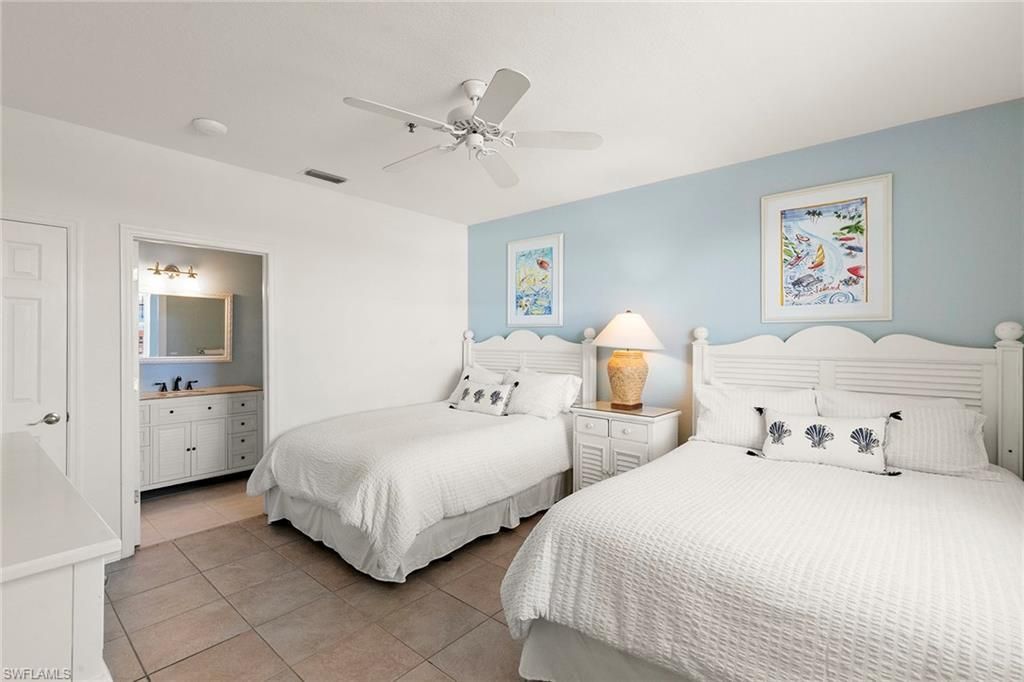 140 Palm St, Unit 413, Marco Island, FL 34145 Photo