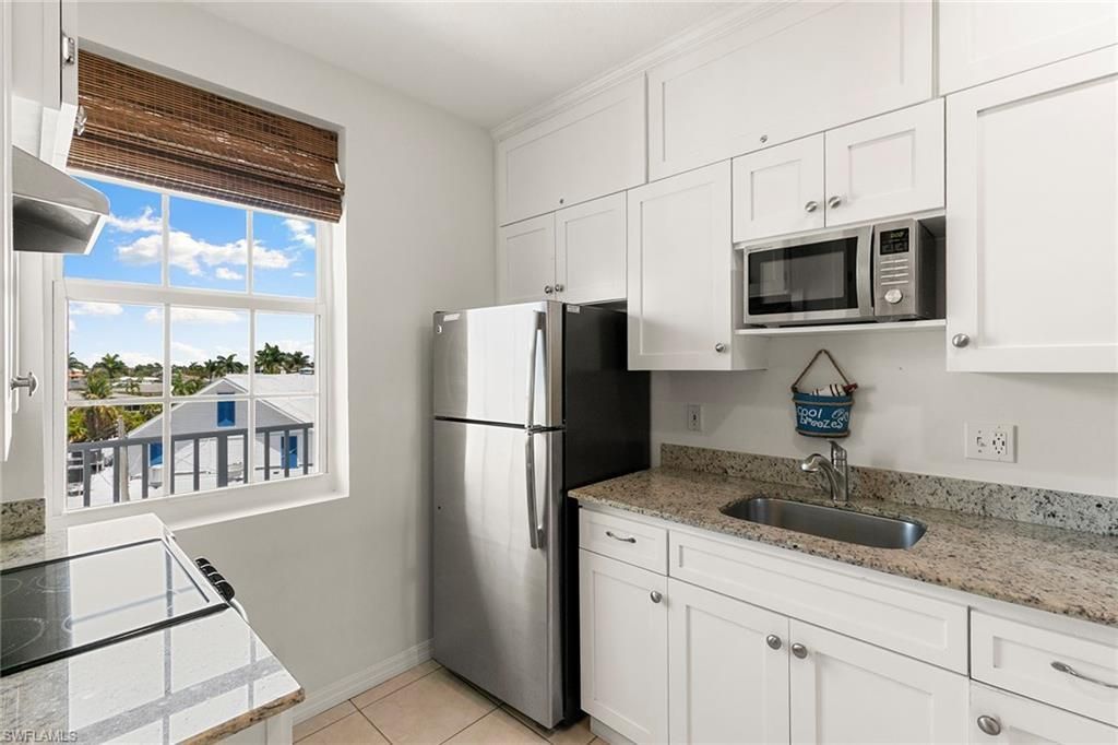 140 Palm St, Unit 413, Marco Island, FL 34145 Photo