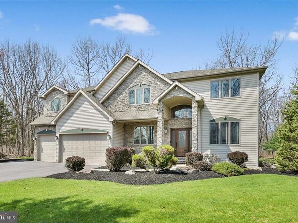 34 GOLFWOOD DRIVE, HAZLETON, PA 18202