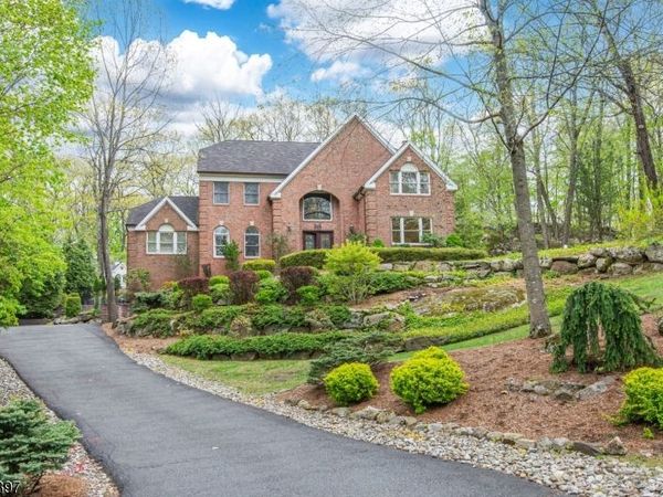11 Surrey Ln, Sparta, NJ 07871