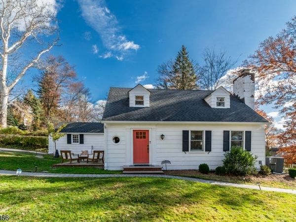 6 Cape Ct, Millburn, NJ 07041