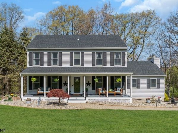 16 Joan Dr, Byram, NJ 07874