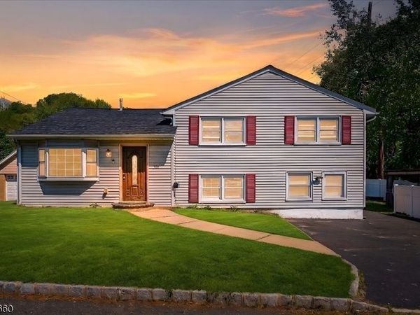 520 Oak St, Kenilworth, NJ 07033