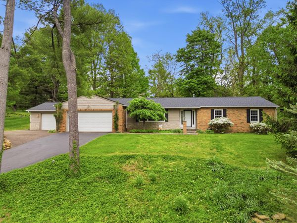 1722 Red Oak Drive NE, Lancaster, OH 43130