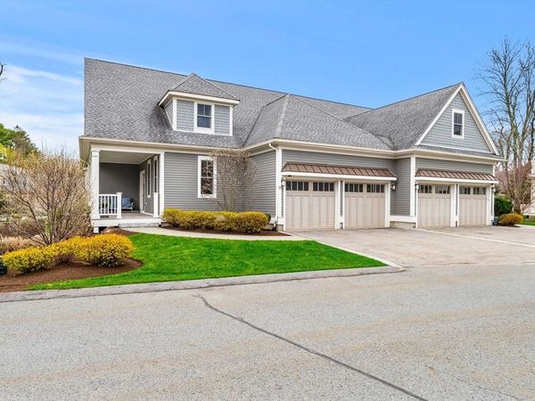 23 Woodmere Drive, Unit 13, Milton, MA 02186