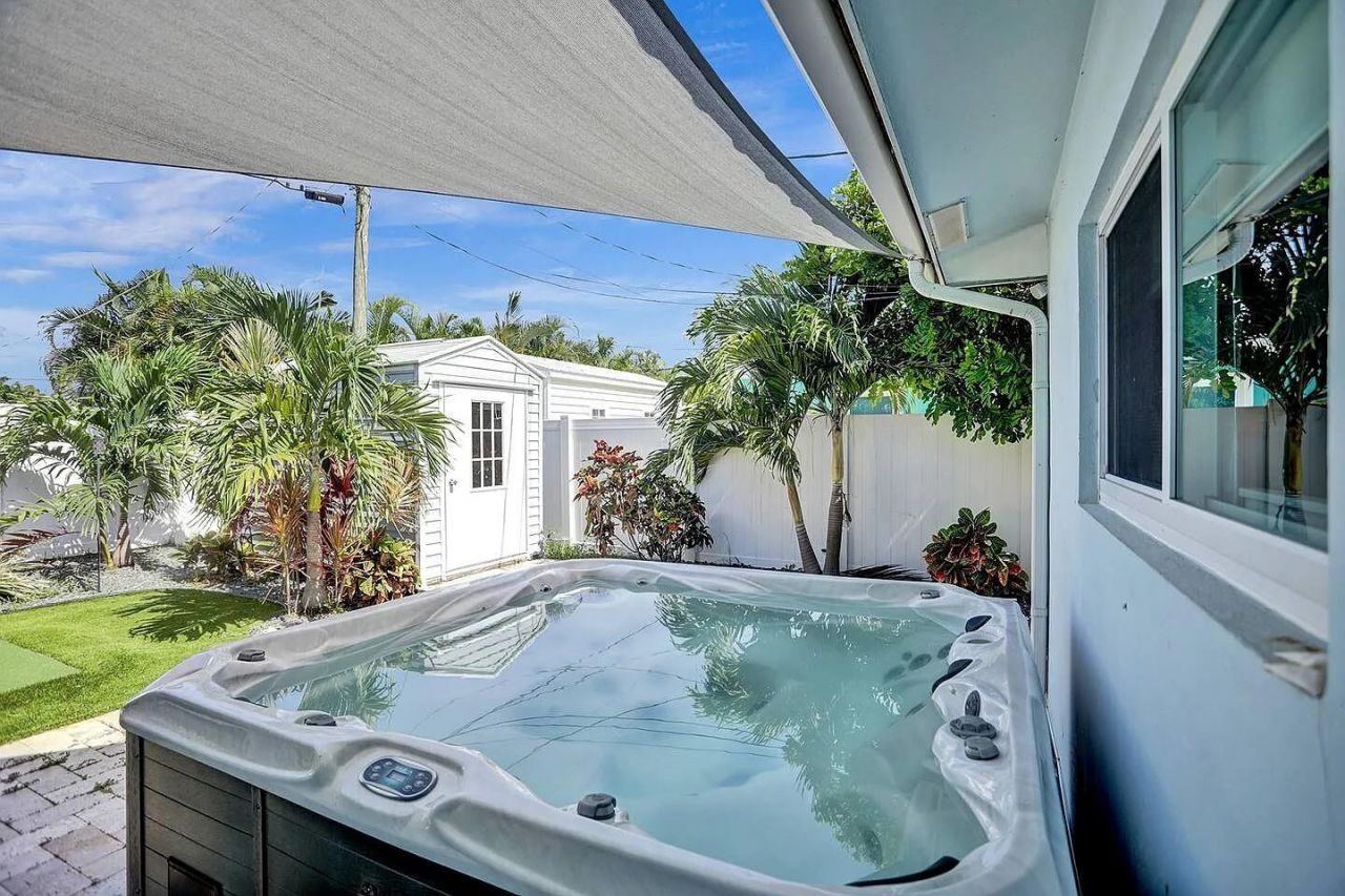 604 NE 25th Avenue, Pompano Beach, FL 33062 Photo