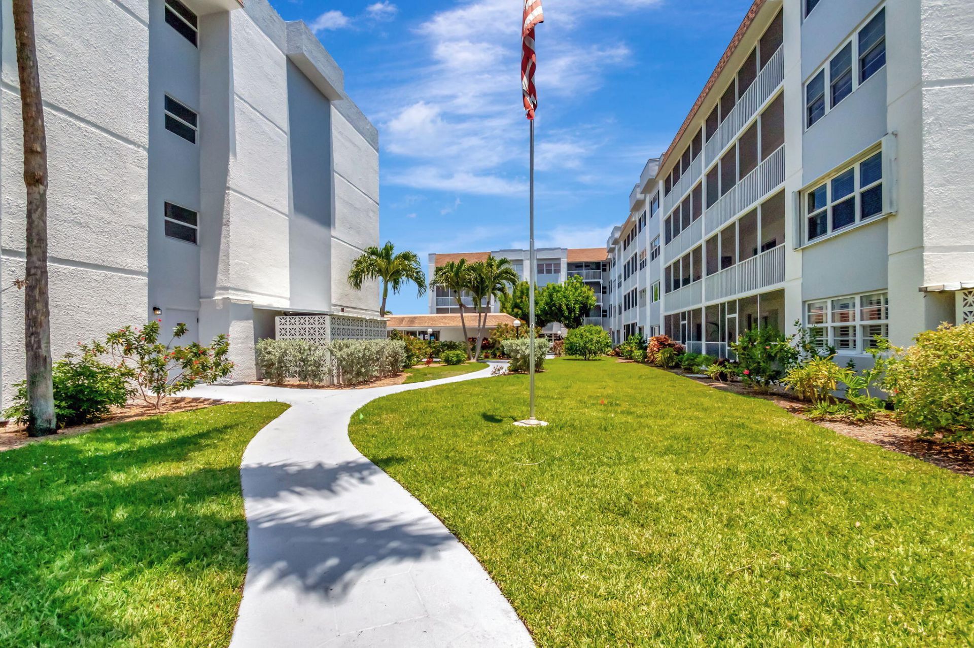 1502 S Lakeside Drive, Unit 214, Lake Worth Beach, FL 33460 Photo