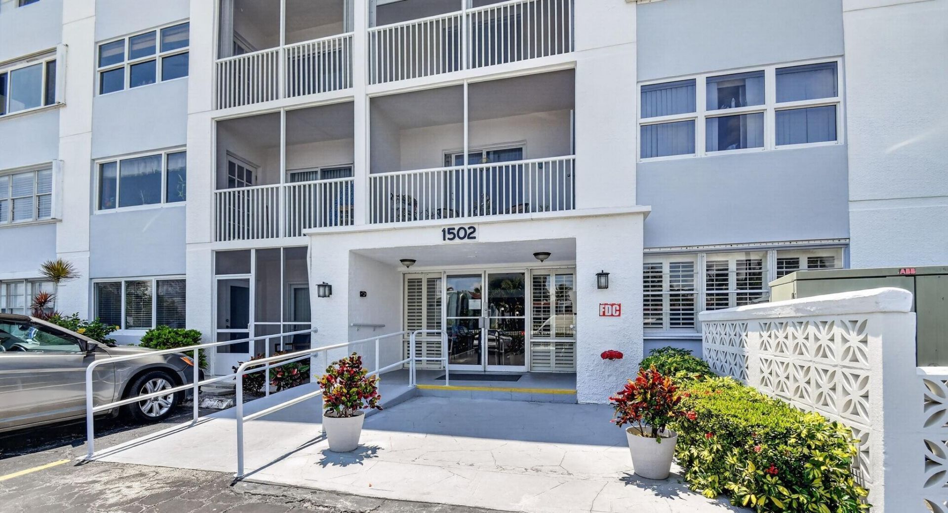 1502 S Lakeside Drive, Unit 214, Lake Worth Beach, FL 33460 Photo