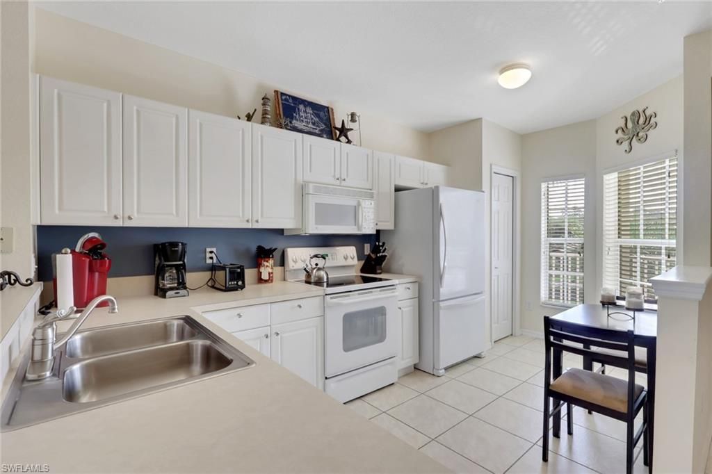 9175 Celeste Dr, Unit 303, Naples, FL 34113 Photo
