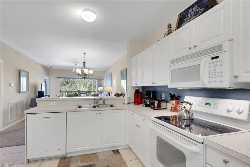 9175 Celeste Dr, Unit 303, Naples, FL 34113 Photo