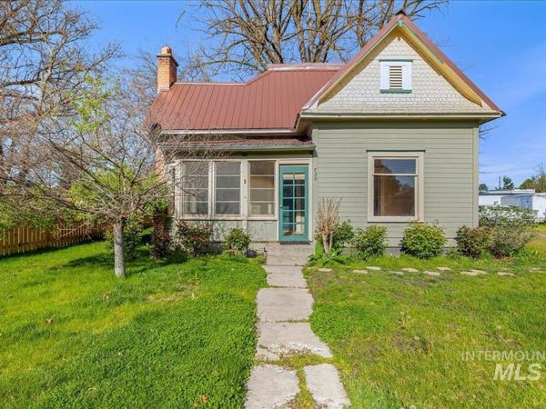 735 N 6th St, Payette, ID 83661