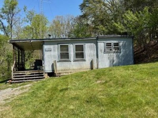 1142 Davis LN , Vinton, VA 24179