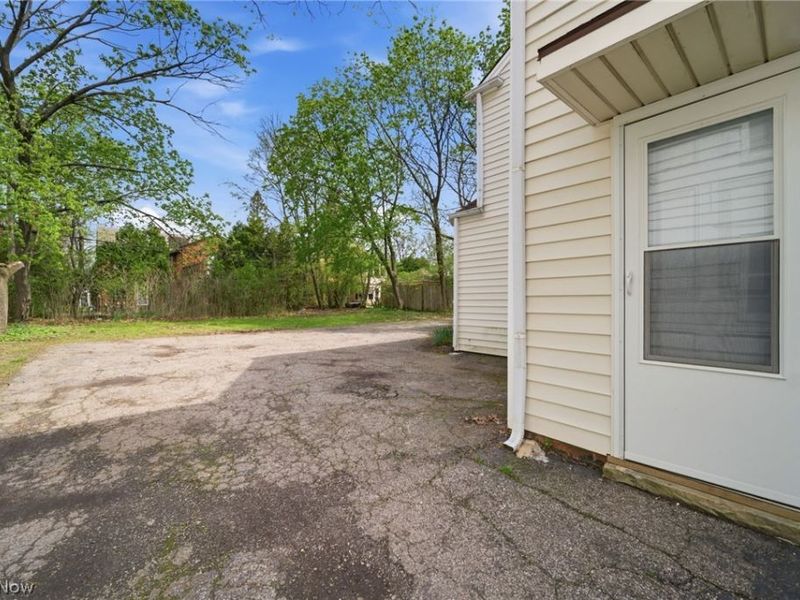 19013 Chagrin Boulevard, Shaker Heights, OH 44122 Photo 7