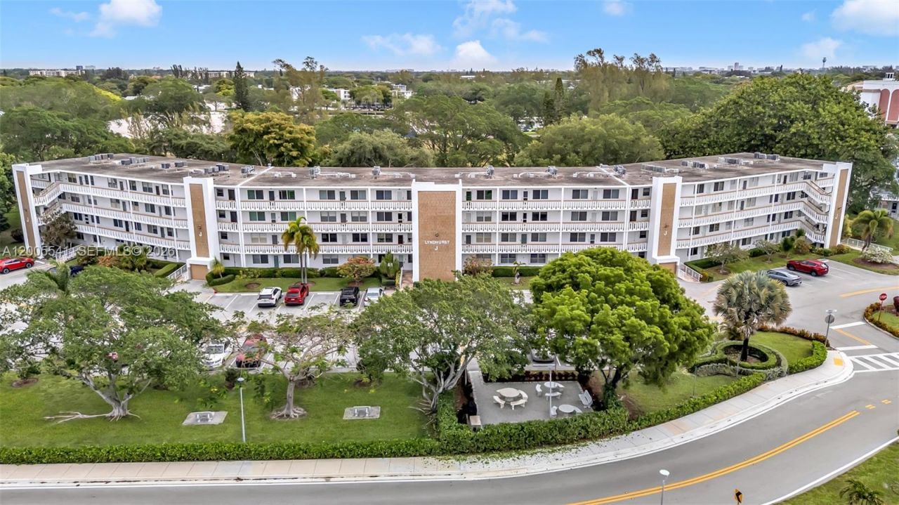 1038 Lyndhurst J , Unit 1038, Deerfield Beach, FL 33442 Main Photo