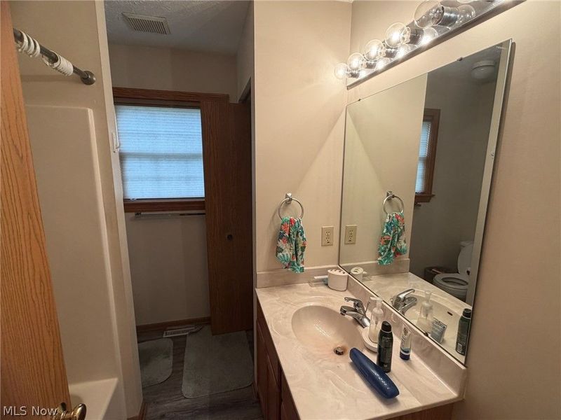 6561 Swamp Street NE, Hartville, OH 44632 Photo 14