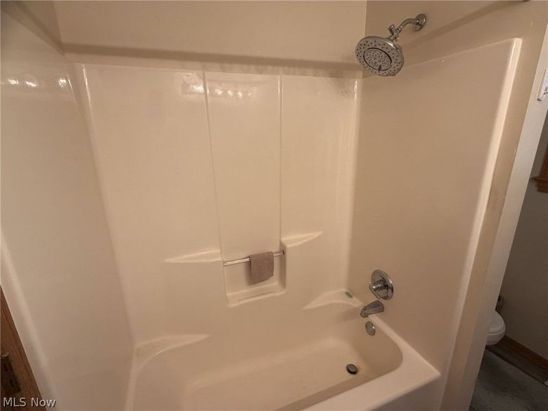 6561 Swamp Street NE, Hartville, OH 44632 Photo 15
