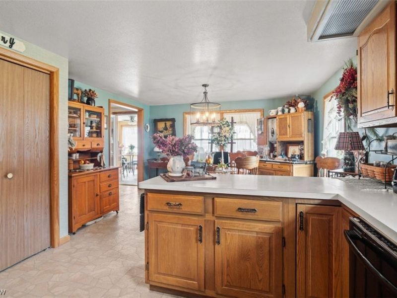 6561 Swamp Street NE, Hartville, OH 44632 Photo 17