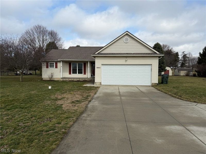 6561 Swamp Street NE, Hartville, OH 44632 Photo 2