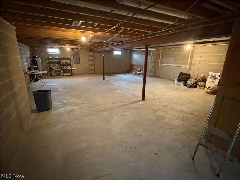 6561 Swamp Street NE, Hartville, OH 44632 Photo 22