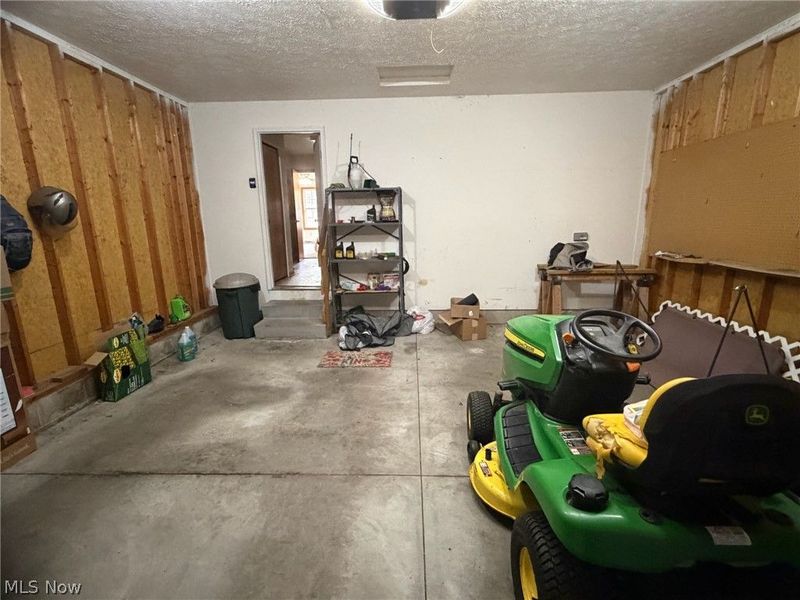 6561 Swamp Street NE, Hartville, OH 44632 Photo 28