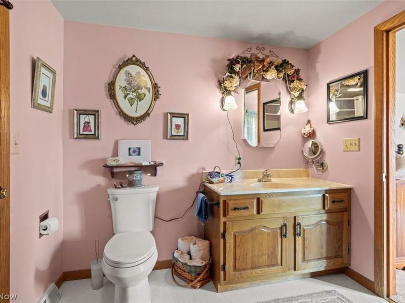 6561 Swamp Street NE, Hartville, OH 44632 Photo 35