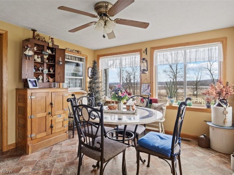 6561 Swamp Street NE, Hartville, OH 44632 Photo 8