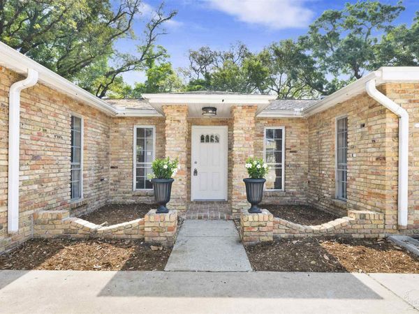 302 Teakwood Cir, Pensacola, FL 32506
