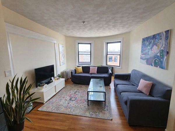 30 Claflin Rd, Unit 2, Brookline, MA 02445