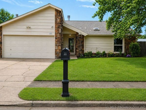 2780 W 112th Place S, Jenks, OK 74037