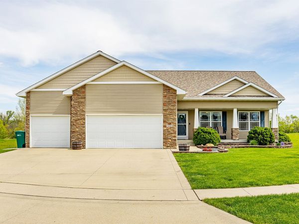 1004 E Madison Avenue, Indianola, IA 50125