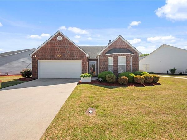 740 Jacoby Drive , Loganville, GA 30052